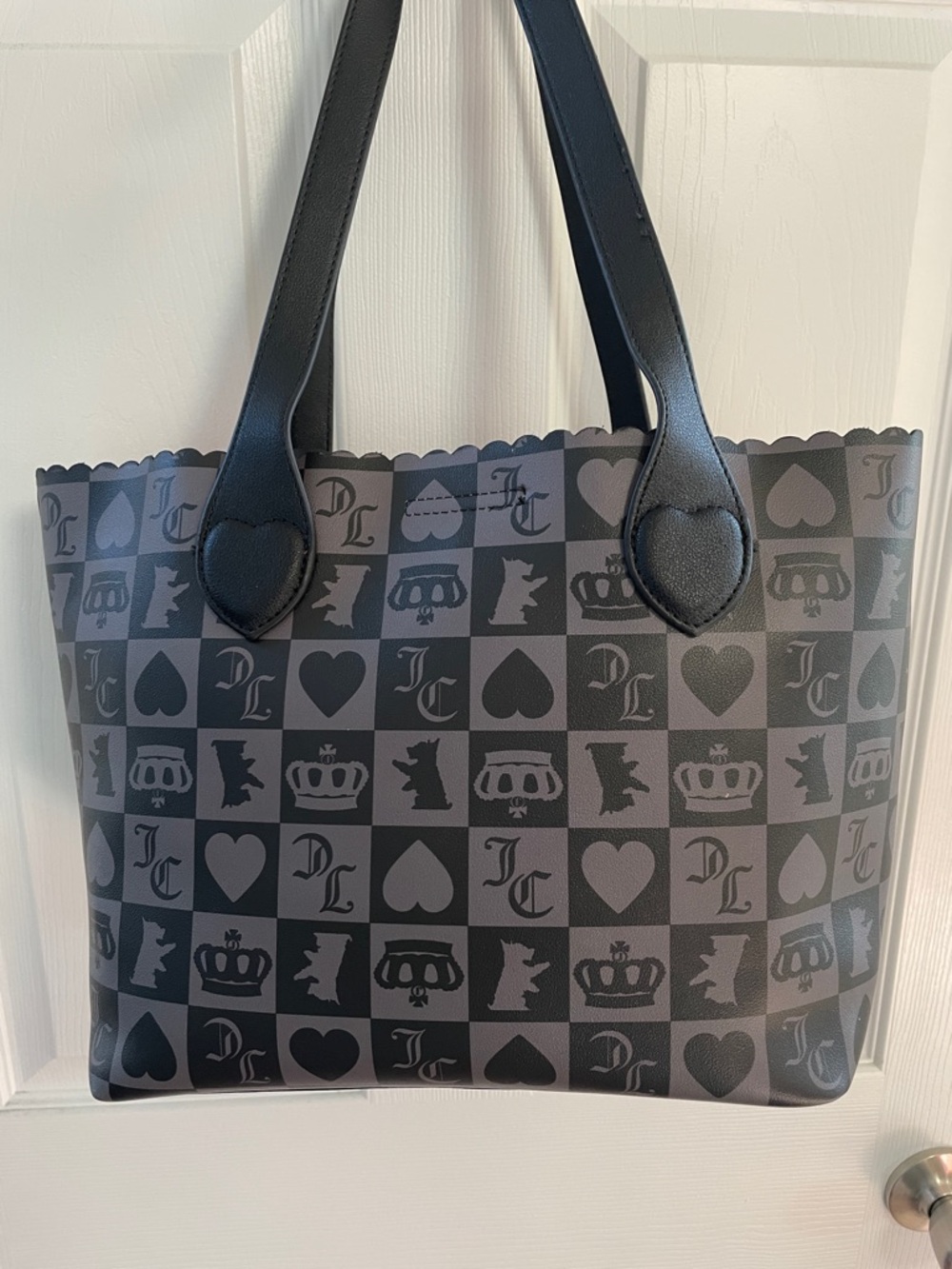 Viral Juicy Couture Black Logo Tote with Pink Heart Knit Charm - Picture 4 of 6